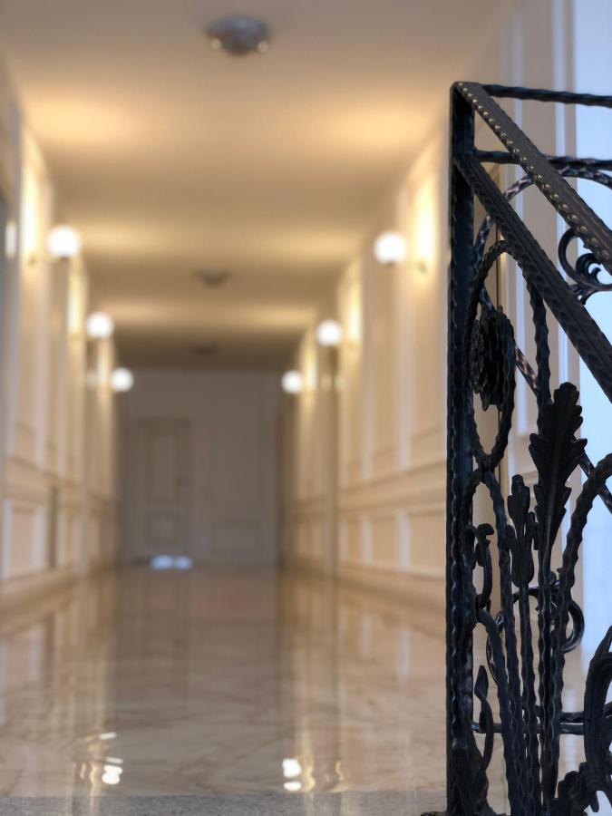 Hotel Dardani Mitrovica Bagian luar foto