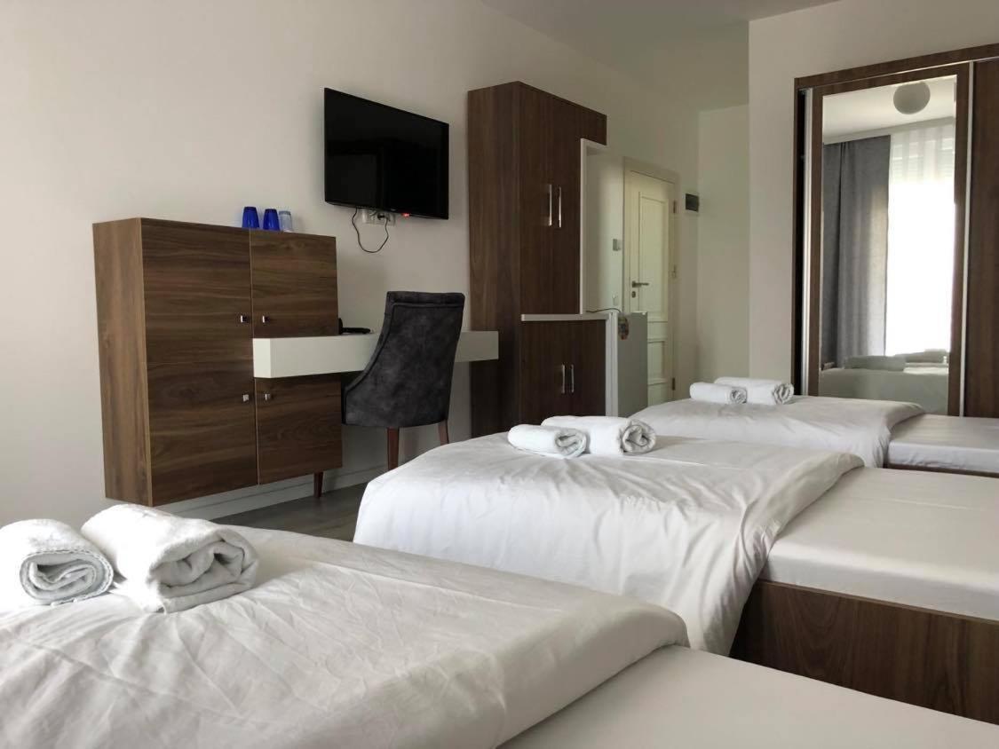 Hotel Dardani Mitrovica Bagian luar foto