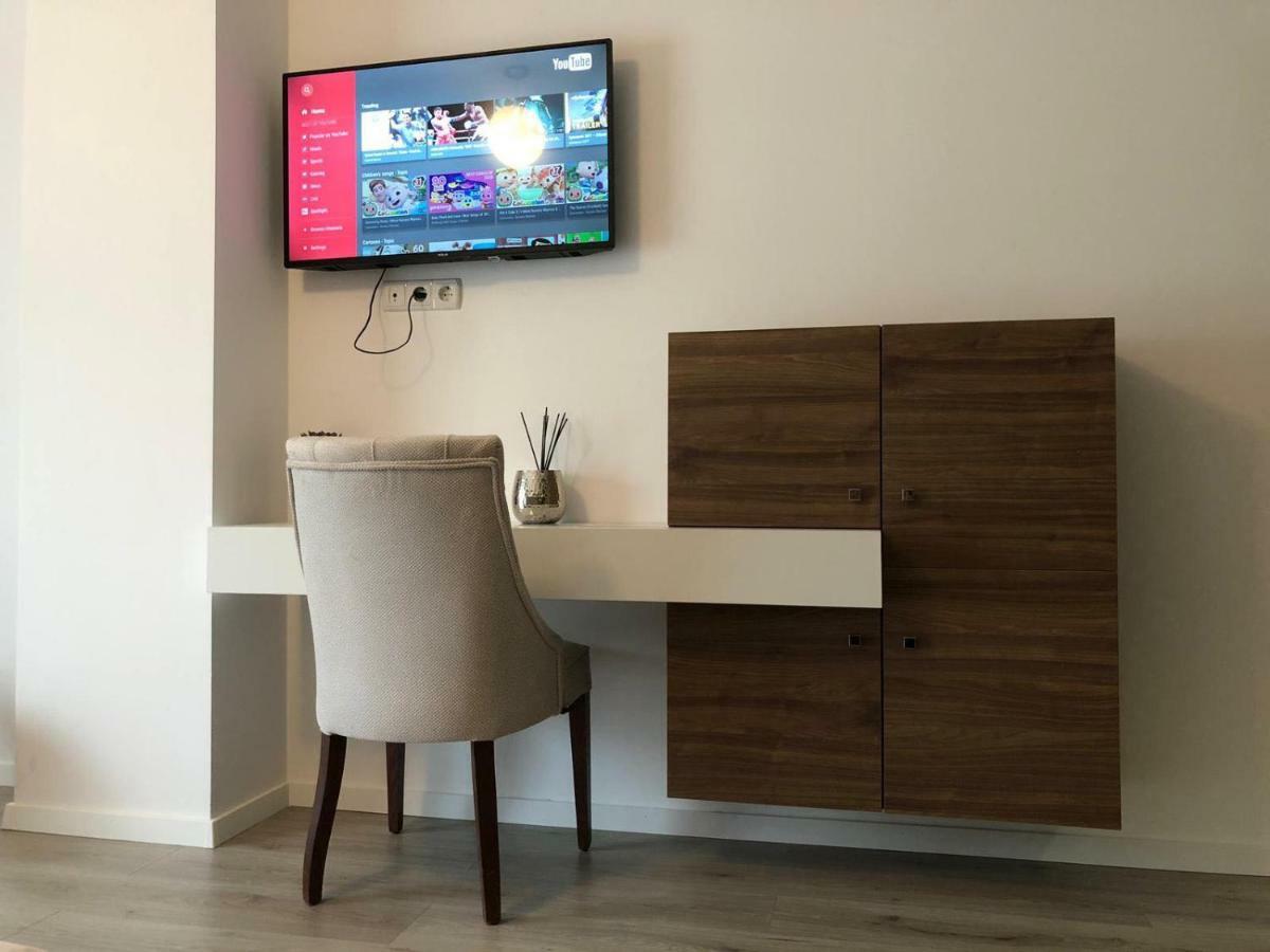 Hotel Dardani Mitrovica Bagian luar foto