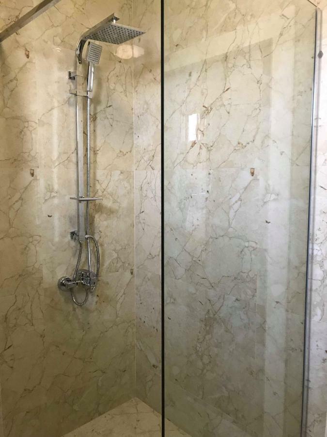 Hotel Dardani Mitrovica Bagian luar foto